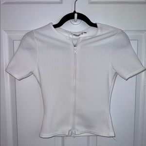 White ribbed double zipped top